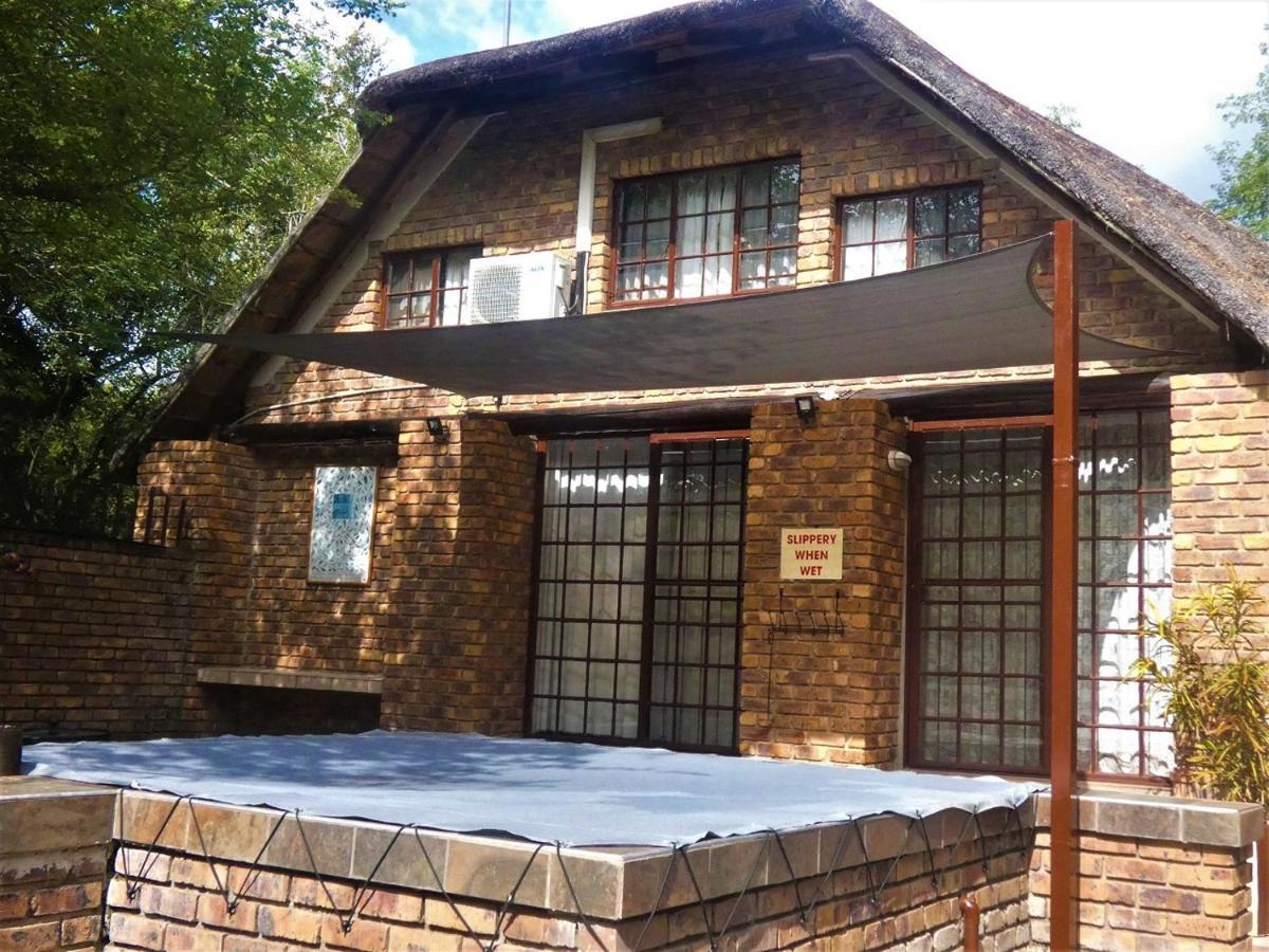 Weltevrede Lodge - Self Catering Houses マールロス・パーク エクステリア 写真